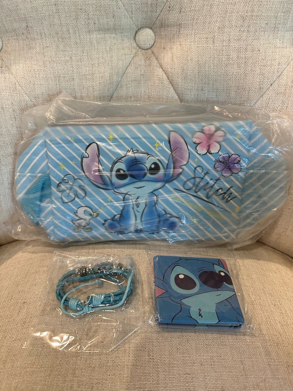 Disney Lilo & Stitch Cosmetic Bag Makeup Organizer Toiletry Bracelet Mirror NEW